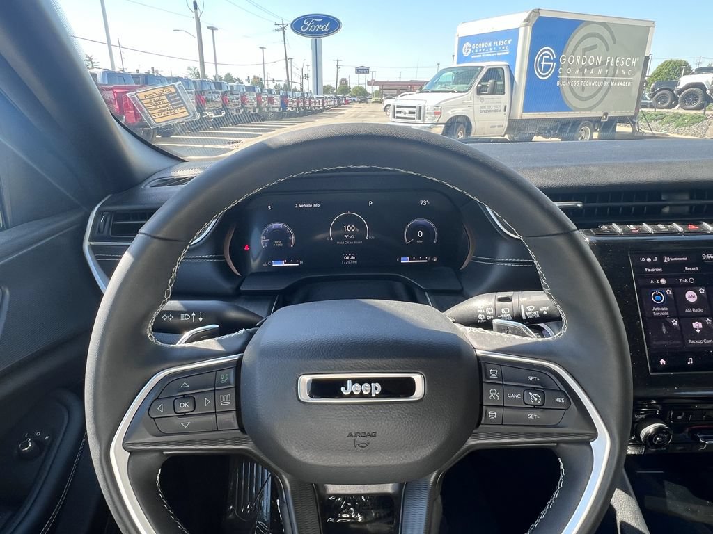 Used 2023 Jeep Grand Cherokee Altitude AWD/4WD image 21
