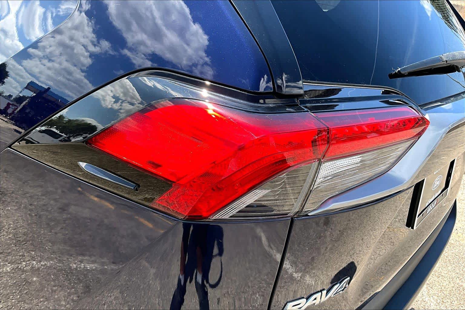 Used 2020 Toyota RAV4 Limited w/ Limited Grade Weather Package AWD/4WD image 28