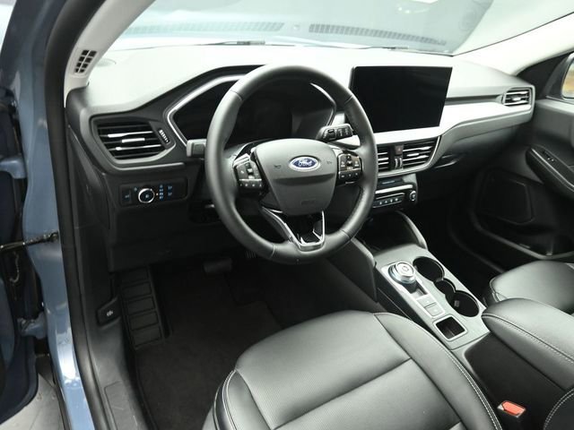 Certified 2025 Ford Escape Platinum AWD/4WD image 25