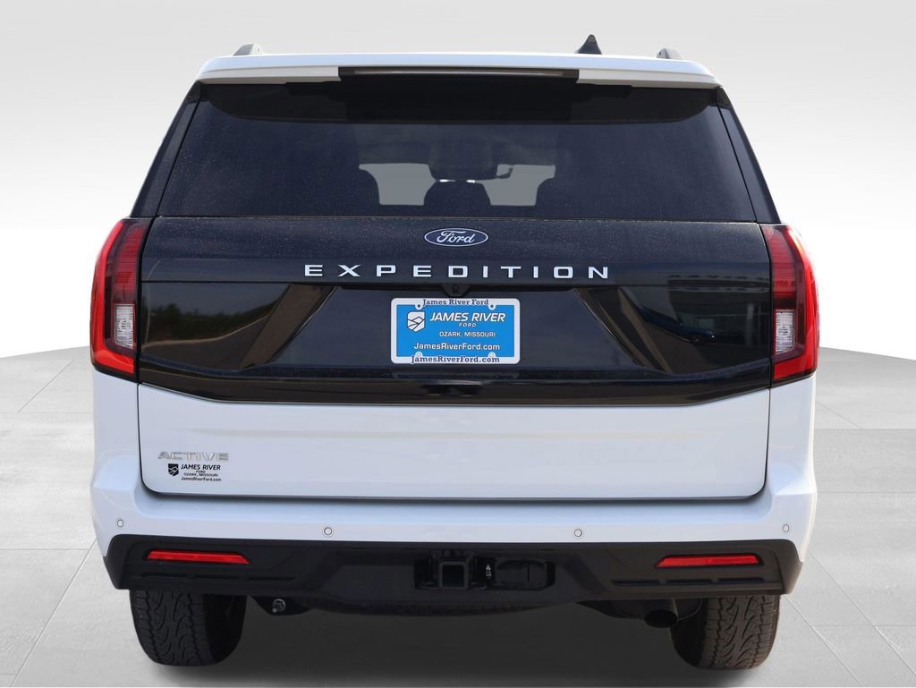 Certified 2025 Ford Expedition Active image 4
