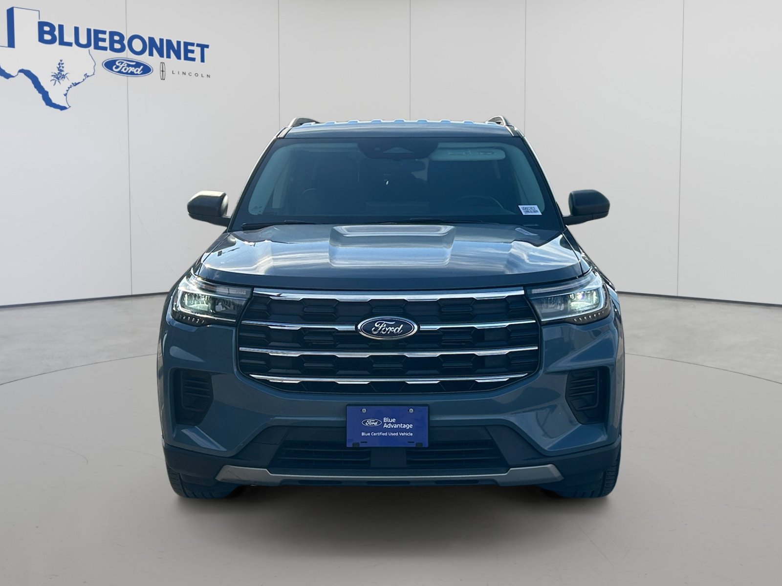 Certified 2025 Ford Explorer Active RWD image 2