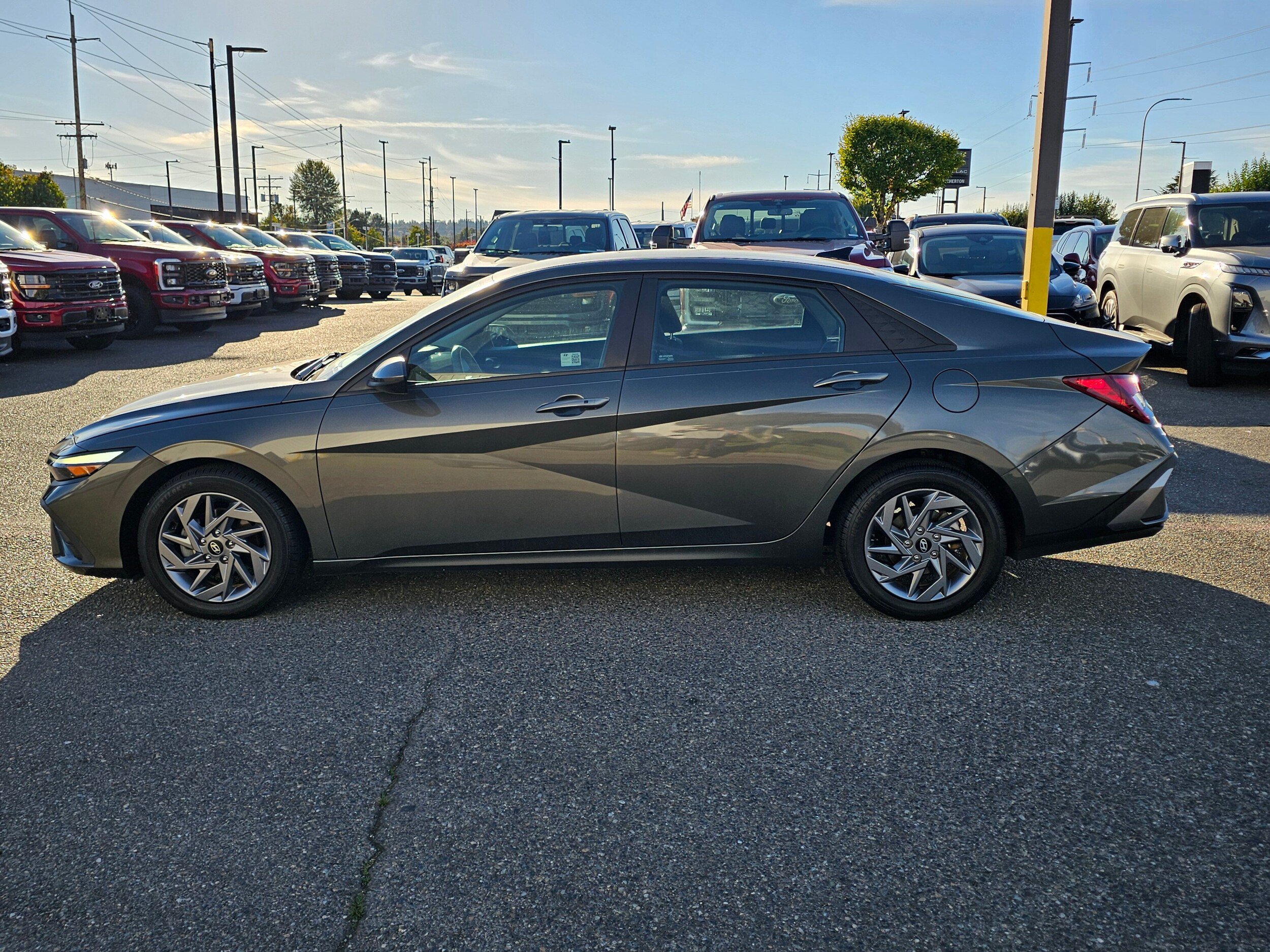 Used 2024 Hyundai Elantra SEL FWD image 8