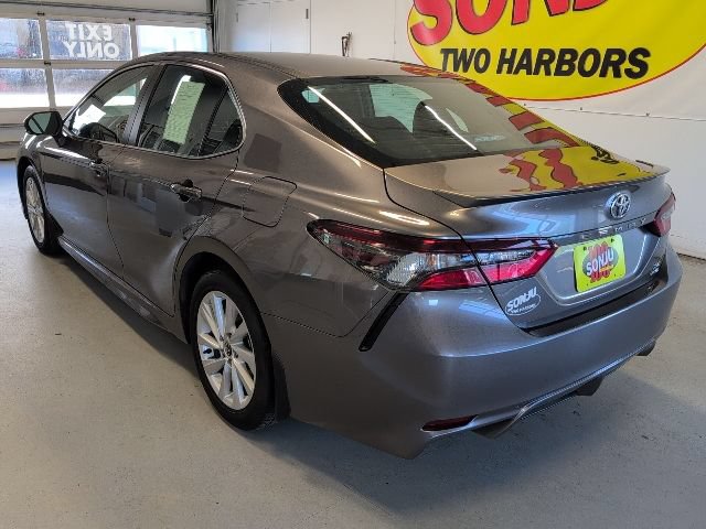 Used 2024 Toyota Camry SE AWD/4WD image 3