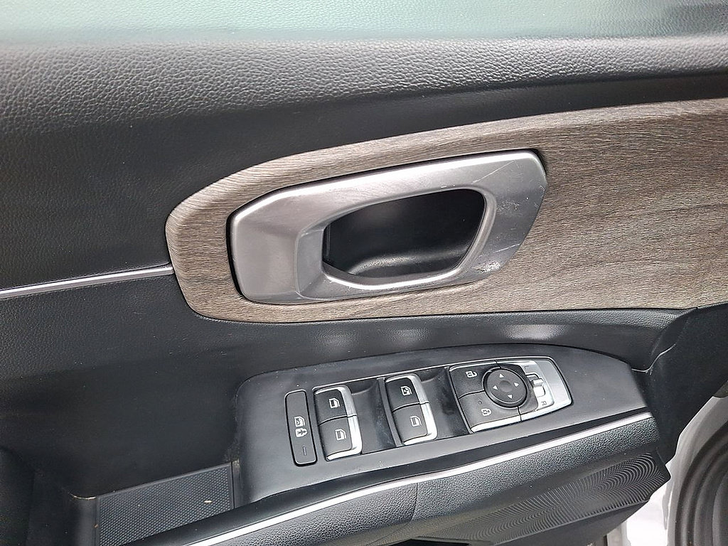 Used 2023 Kia Sorento S w/ Panoramic Sunroof Package AWD/4WD image 10
