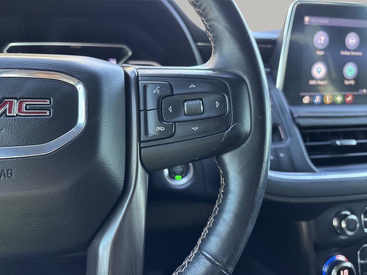 Used 2021 GMC Yukon XL AT4 w/ Technology Package image 36