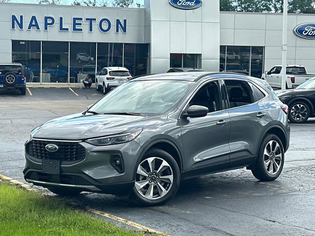 Certified 2025 Ford Escape Platinum AWD/4WD image 2