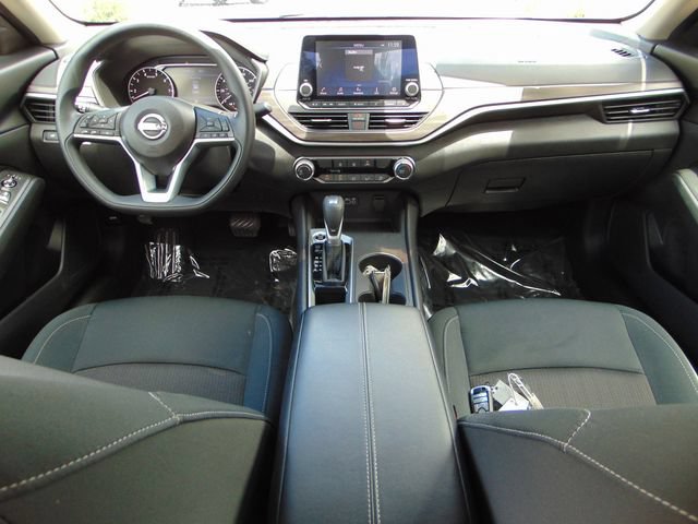 Used 2025 Nissan Altima 2.5 SV FWD image 22