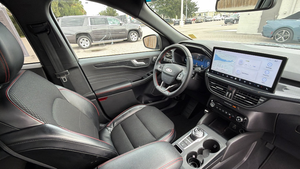 Certified 2024 Ford Escape ST-Line Elite AWD/4WD image 28