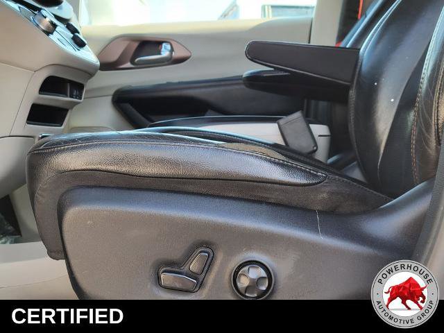 Used 2019 Chrysler Pacifica Touring-L image 24