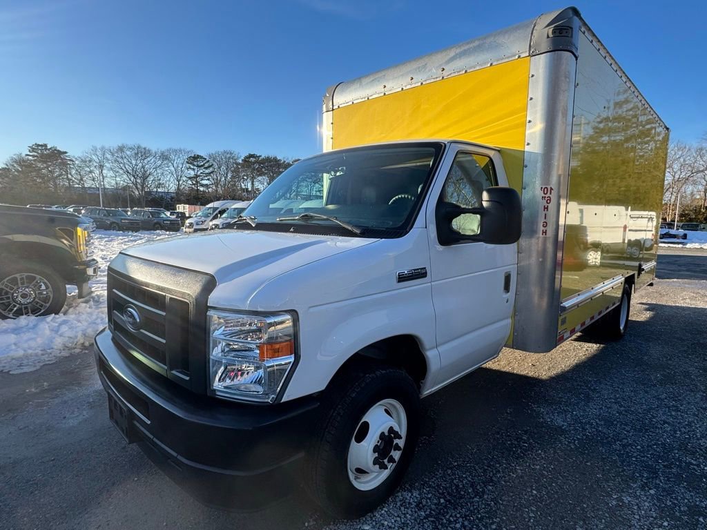 Certified 2022 Ford E-350 and Econoline 350 Super Duty w/ Power Windows & Locks Group image 3