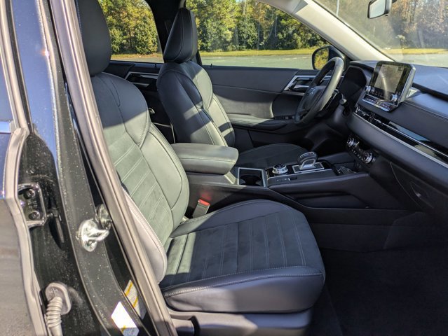 Used 2024 Mitsubishi Outlander SE Black Edition image 36