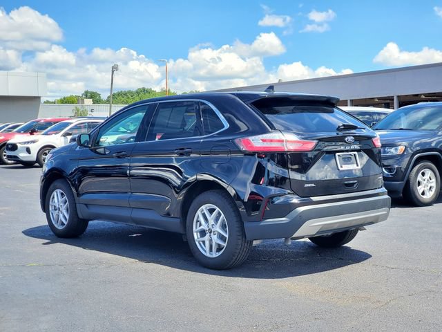 Certified 2024 Ford Edge SEL w/ Convenience Package AWD/4WD image 3