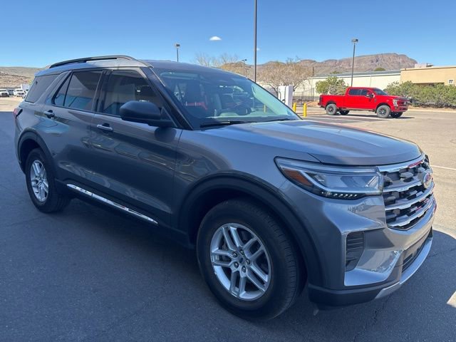 Certified 2025 Ford Explorer Active image 6