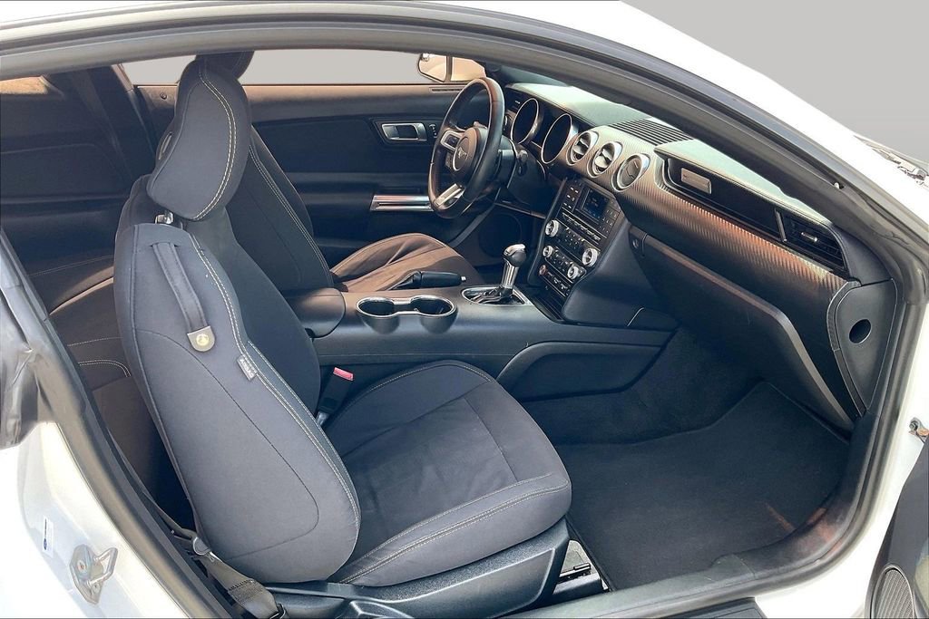 Certified 2018 Ford Mustang Coupe RWD image 7