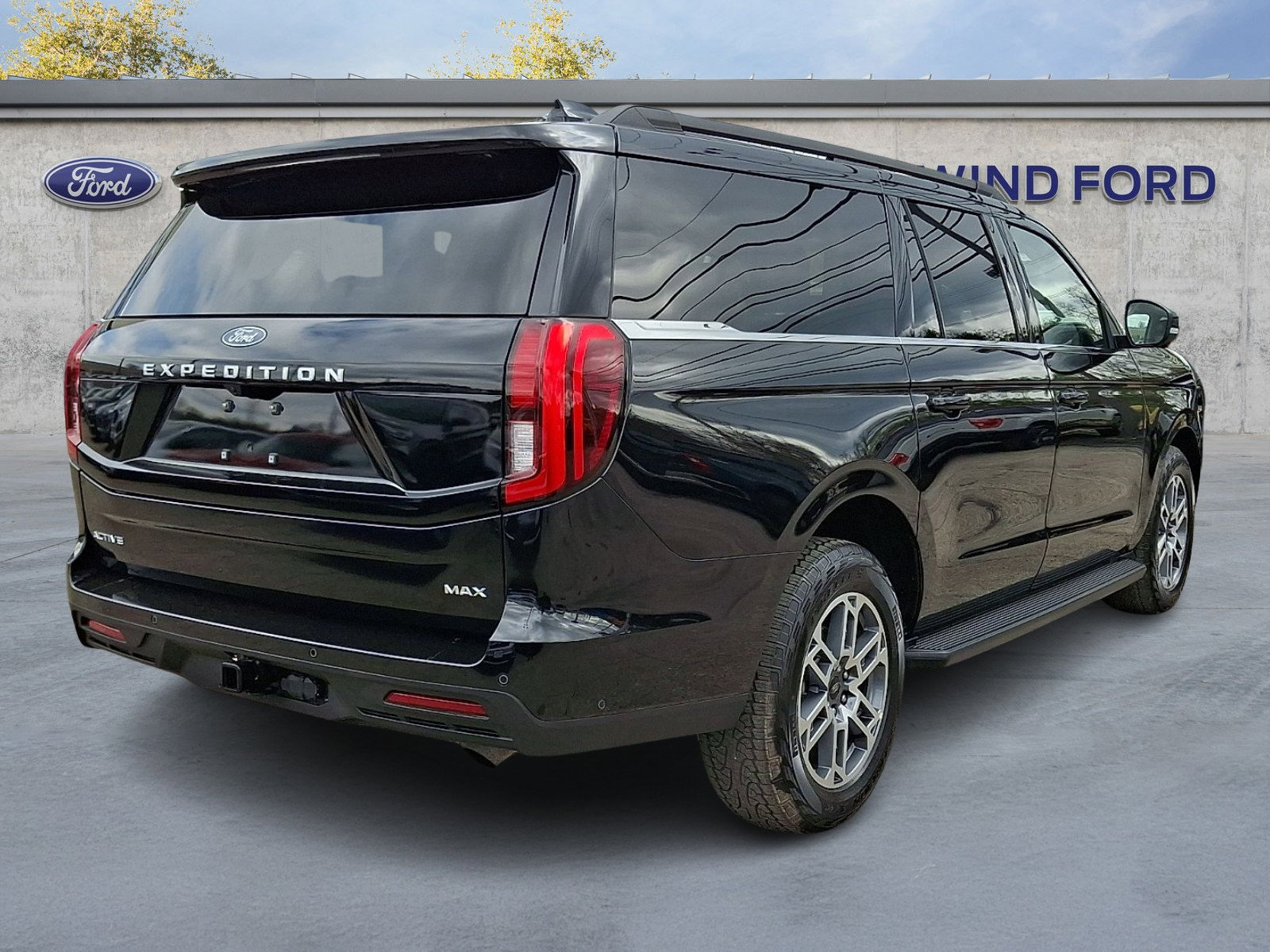 Certified 2025 Ford Expedition Max Active AWD/4WD image 6
