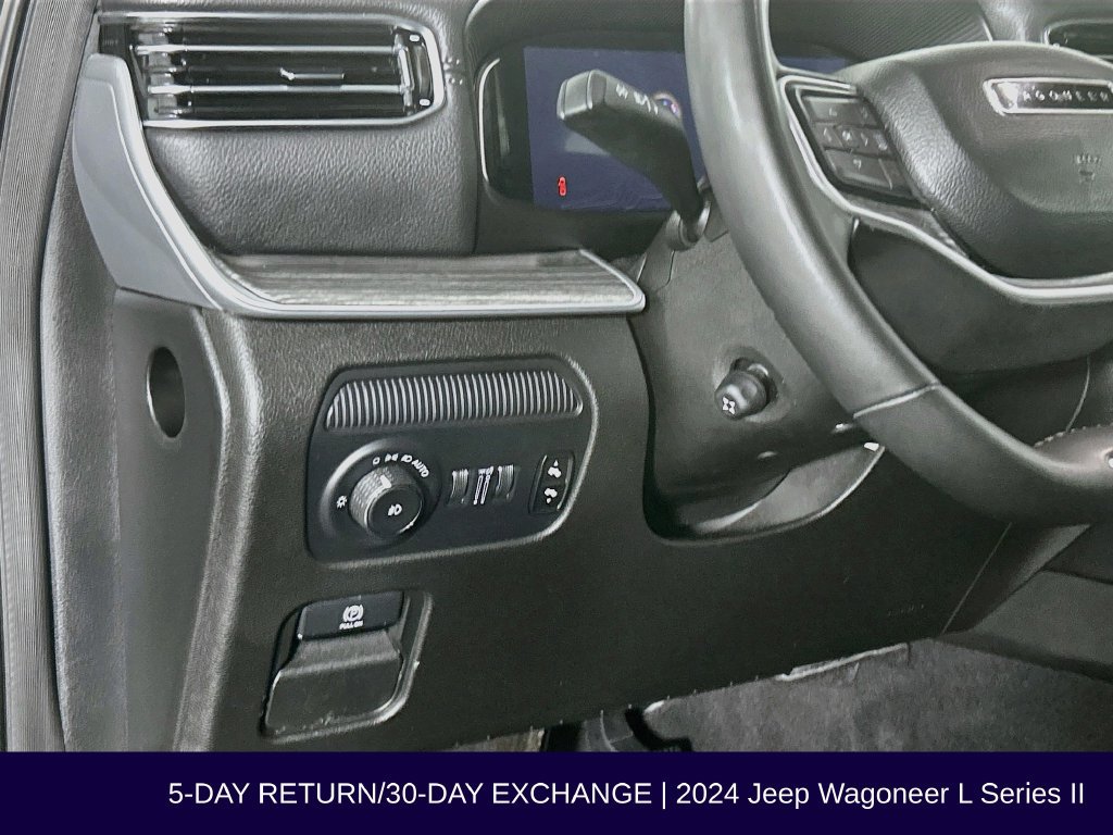 Used 2024 Jeep Wagoneer L Series II w/ Flexible Seating Group AWD/4WD image 5