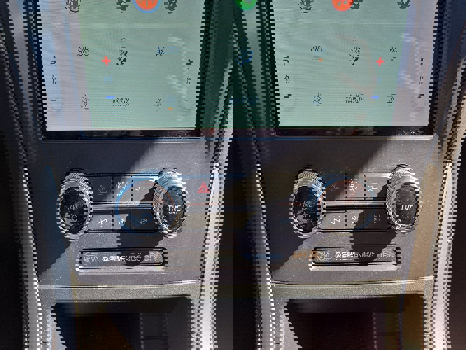 Certified 2024 Ford Edge SE image 20