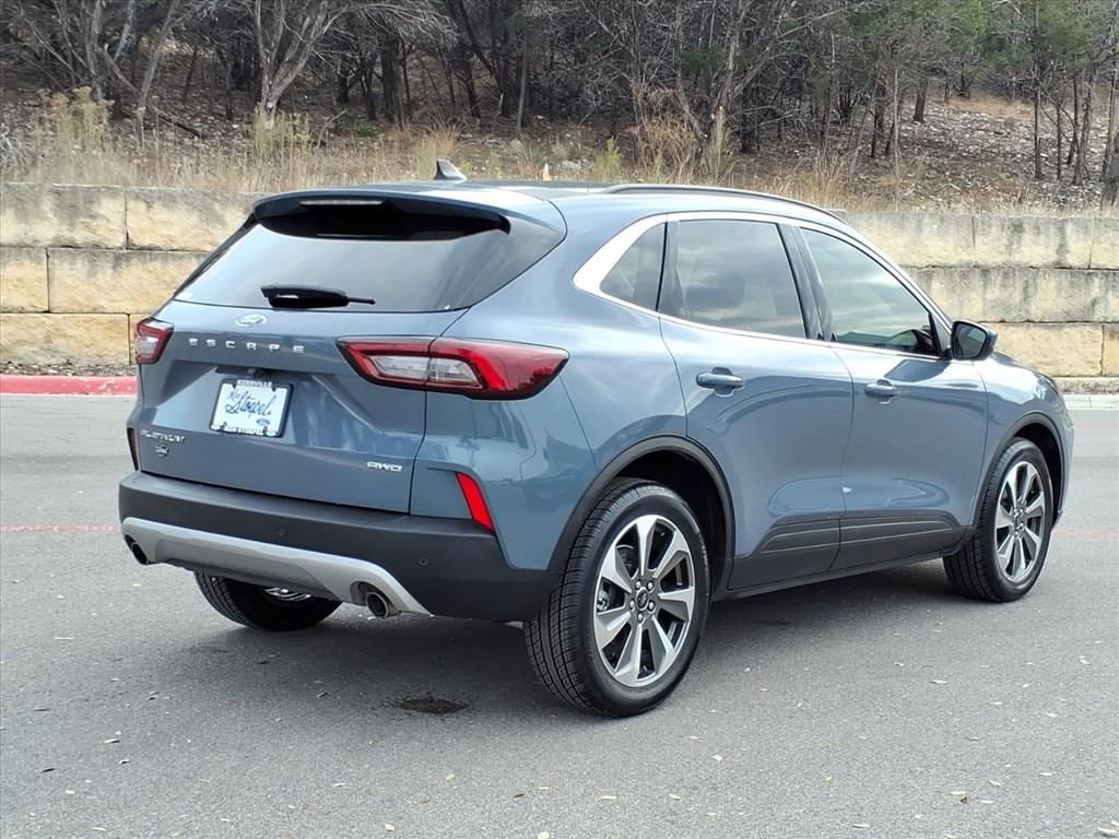 Certified 2023 Ford Escape Platinum image 3