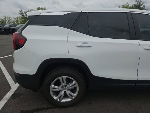 Used 2024 GMC Terrain SLE AWD/4WD image 7