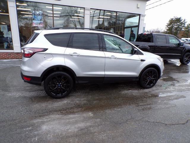 Certified 2018 Ford Escape SE w/ SE Sport Appearance Package image 6