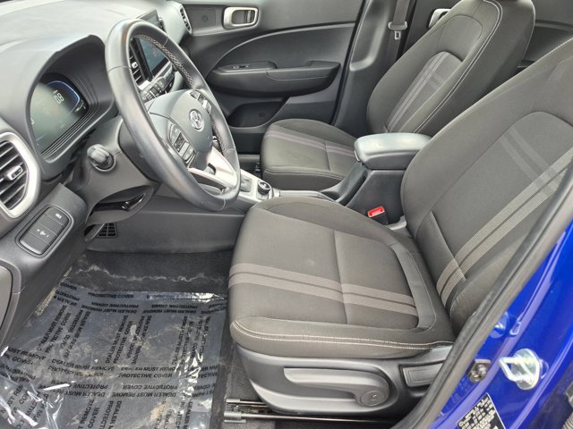Used 2025 Hyundai Venue SEL FWD image 11