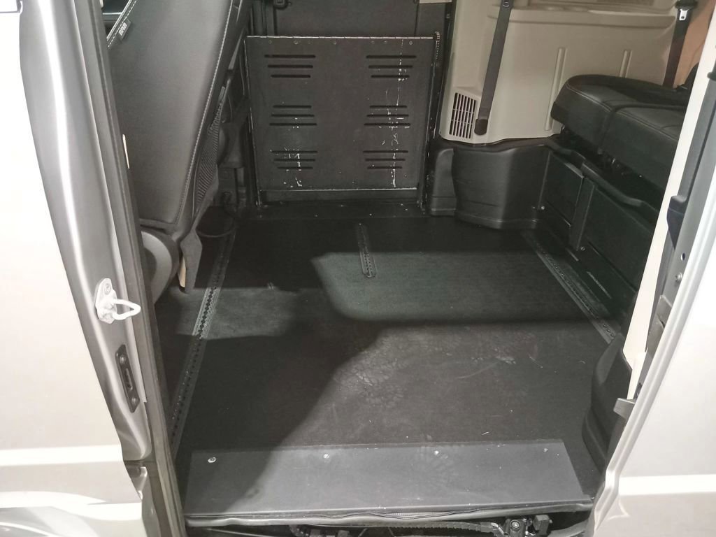 Used 2018 Dodge Grand Caravan SXT image 13