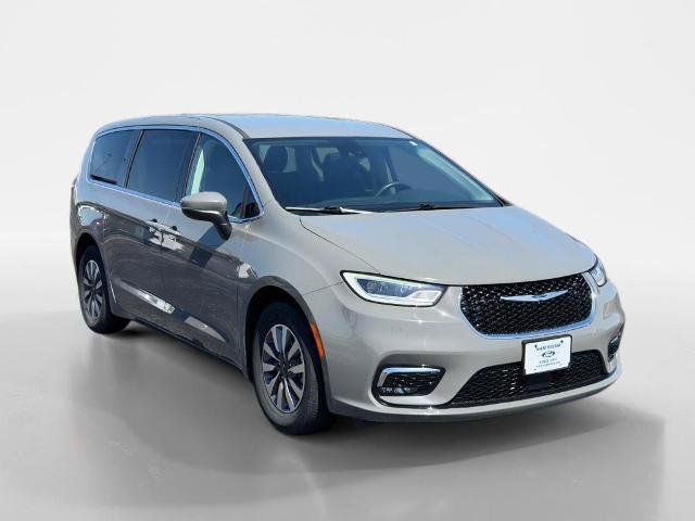 Used 2023 Chrysler Pacifica Touring-L