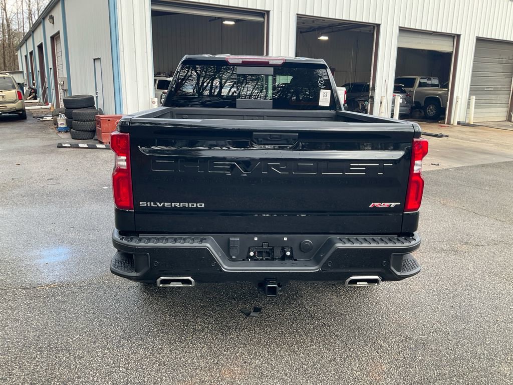 Used 2024 Chevrolet Silverado 1500 RST w/ Convenience Package II image 4