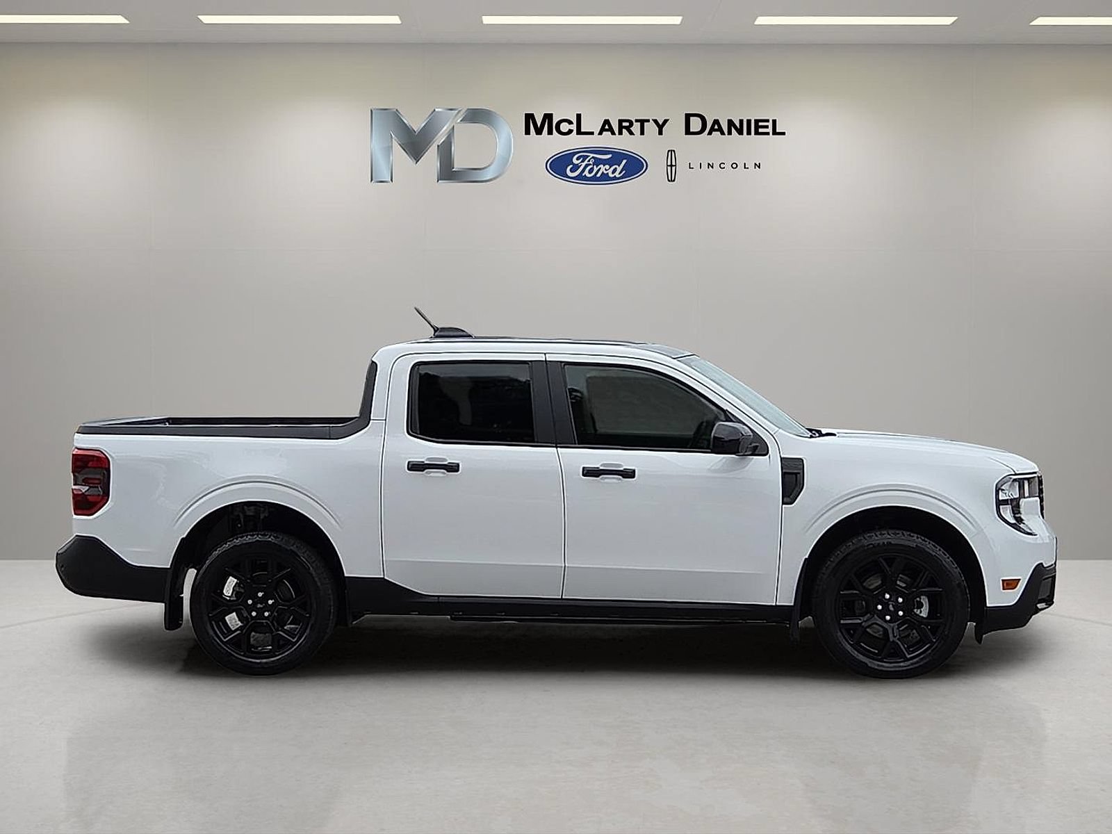 Certified 2025 Ford Maverick XLT w/ Equipment Group 301A AWD/4WD image 6