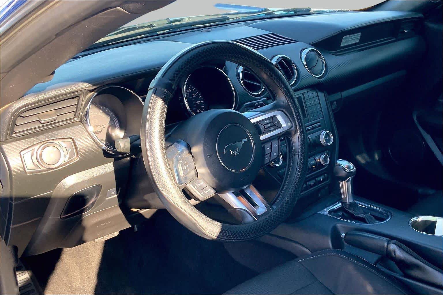 Certified 2017 Ford Mustang Coupe RWD image 18
