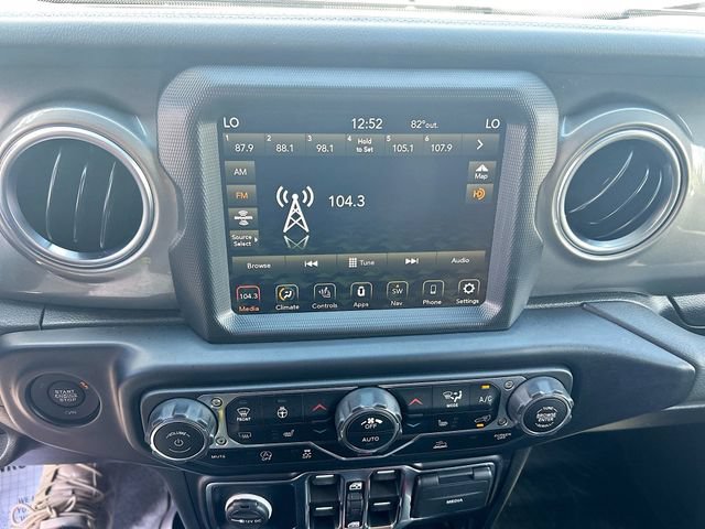 Used 2022 Jeep Gladiator Overland w/ LED Lighting Group AWD/4WD image 20