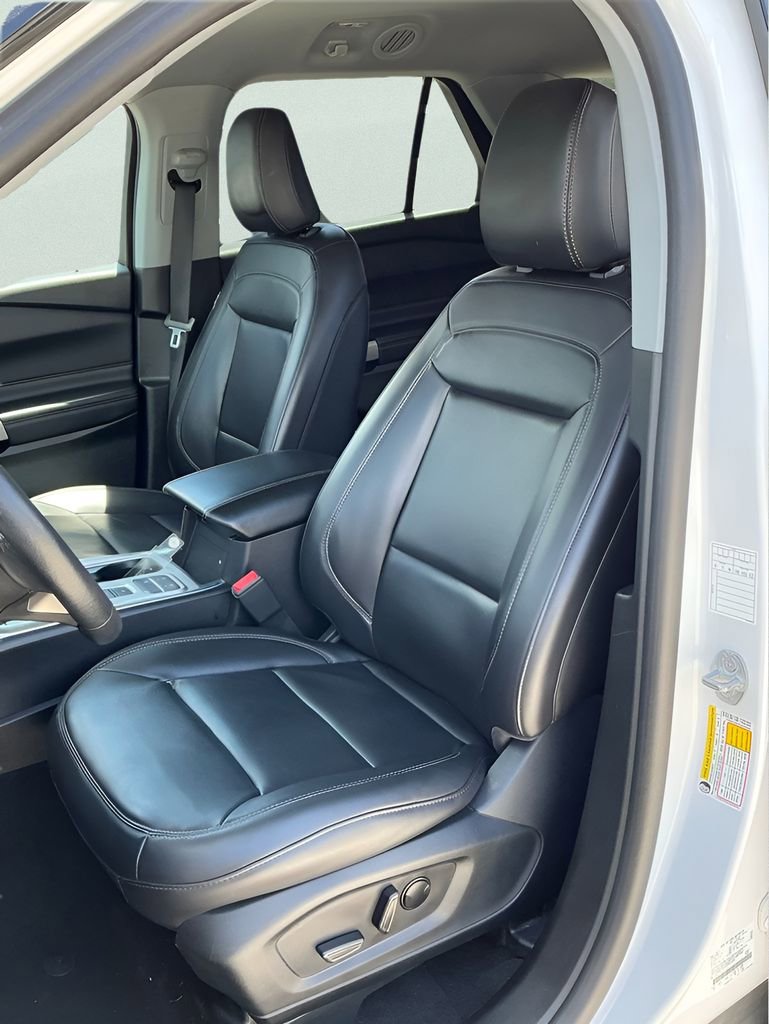 Certified 2023 Ford Explorer XLT w/ Equipment Group 202A RWD image 23