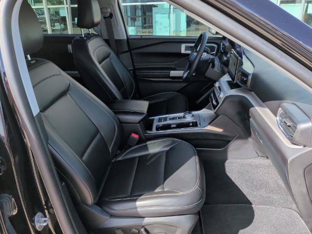 Certified 2024 Ford Explorer XLT w/ Equipment Group 202A RWD image 19