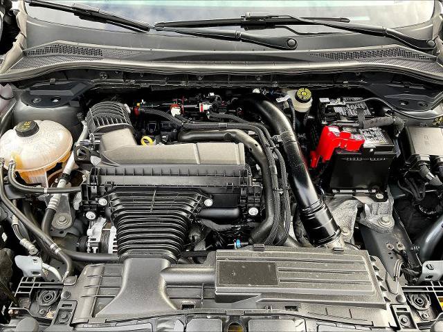 Certified 2025 Ford Escape Platinum AWD/4WD image 31