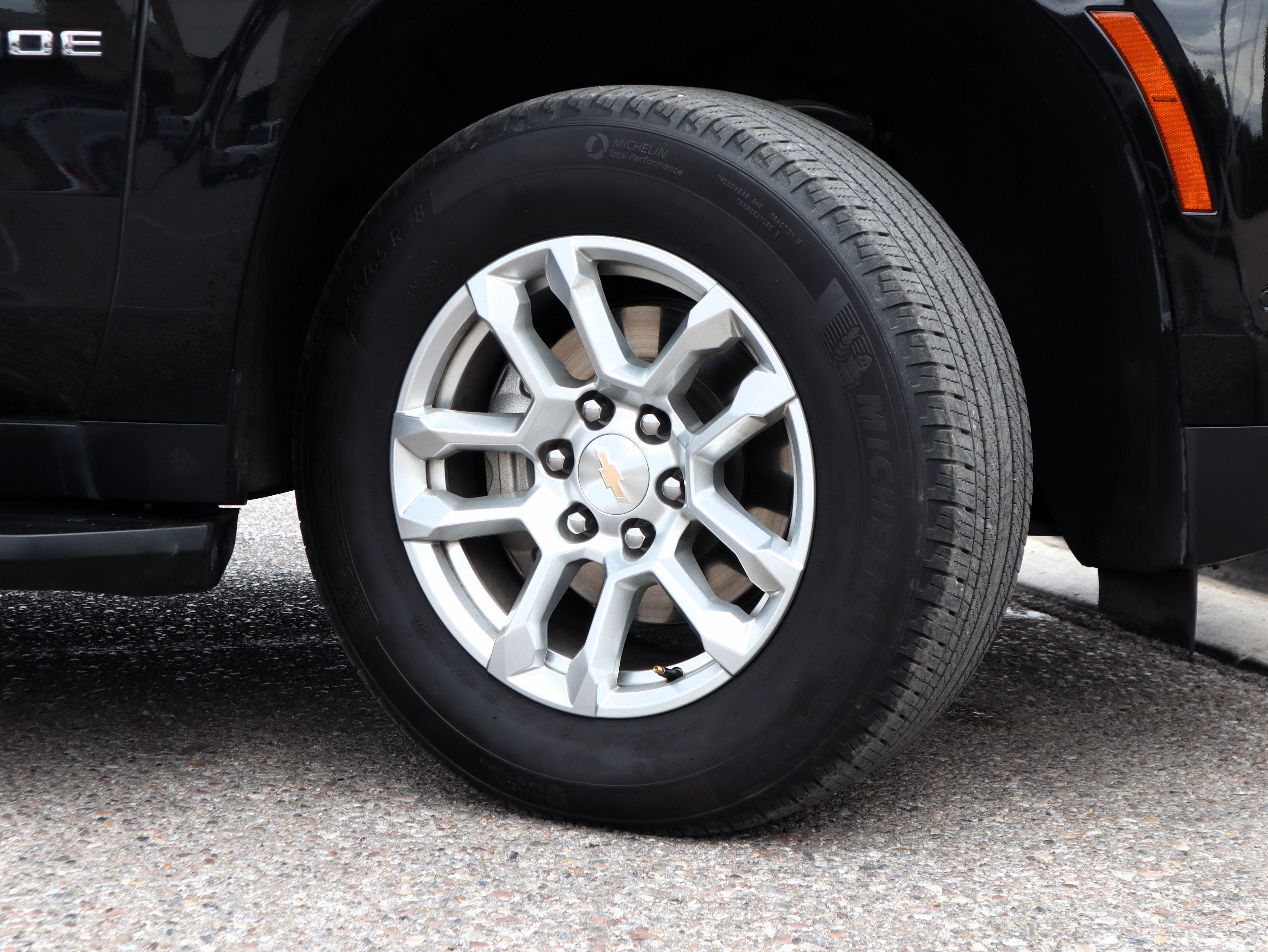 Used 2025 Chevrolet Tahoe LT RWD image 13