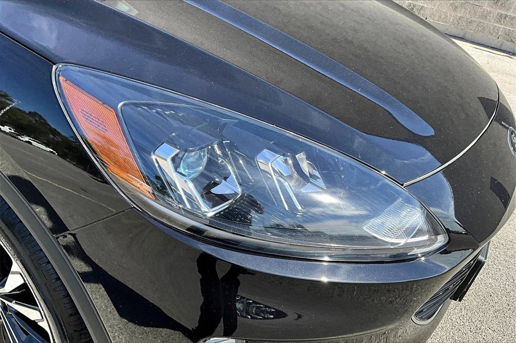 Certified 2022 Ford Escape SEL w/ SEL Stealth AWD Package image 28
