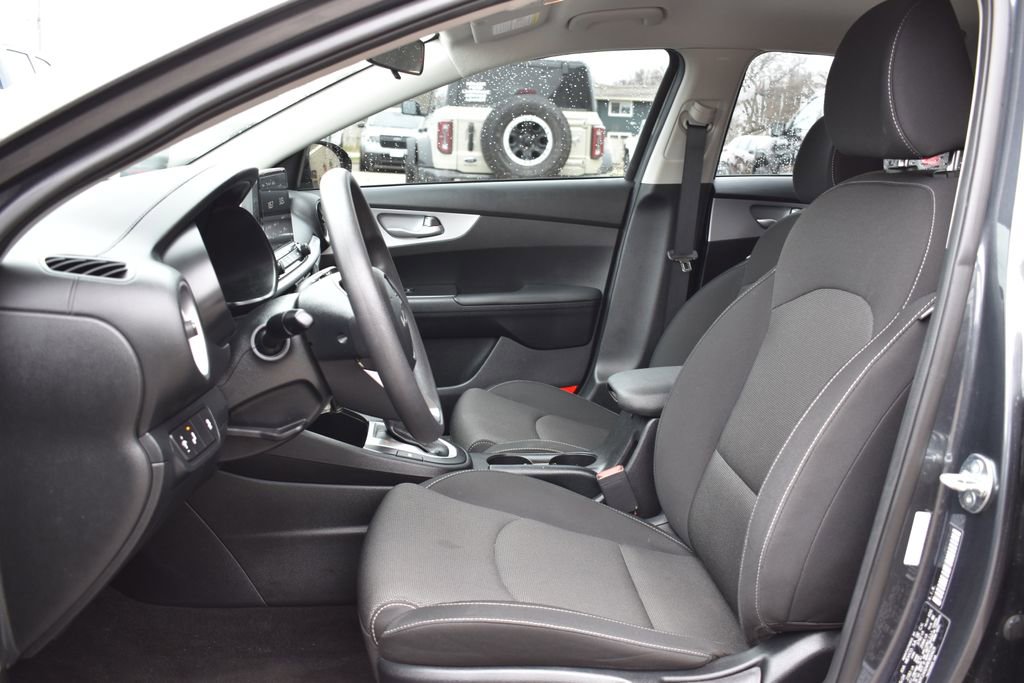 Used 2024 Kia Forte LXS w/ LXS Technology Package image 7