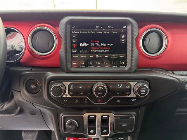 Used 2021 Jeep Wrangler Rubicon AWD/4WD image 16