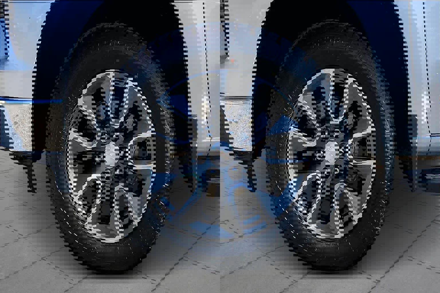 Used 2022 Chevrolet Silverado 1500 LT w/ Z71 Off-Road Package image 12