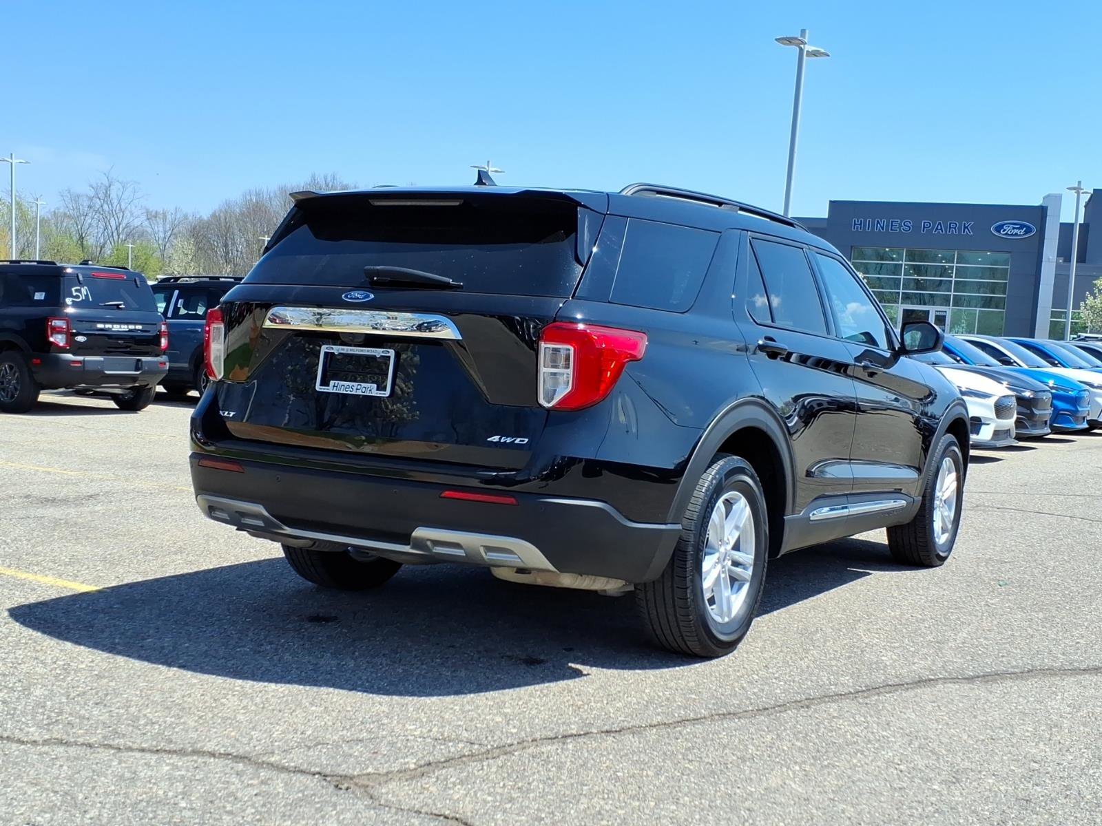 Certified 2023 Ford Explorer XLT w/ Equipment Group 202A AWD/4WD image 7