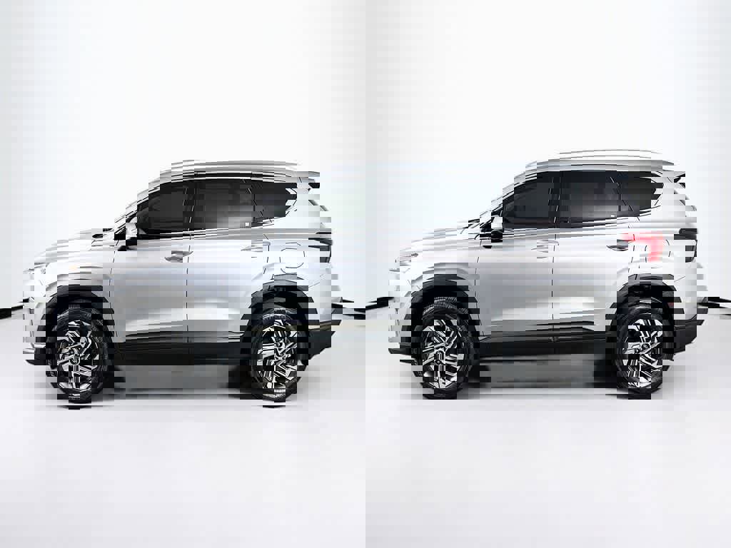 Used 2023 Hyundai Santa Fe SEL image 2