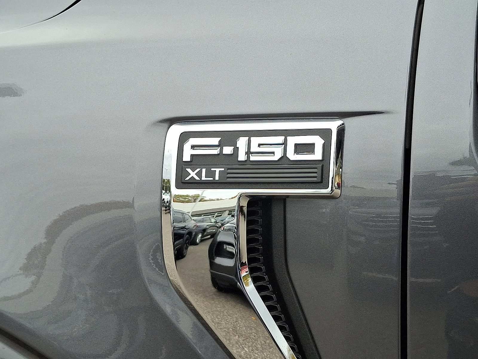 Certified 2022 Ford F150 XLT w/ Equipment Group 302A High image 31