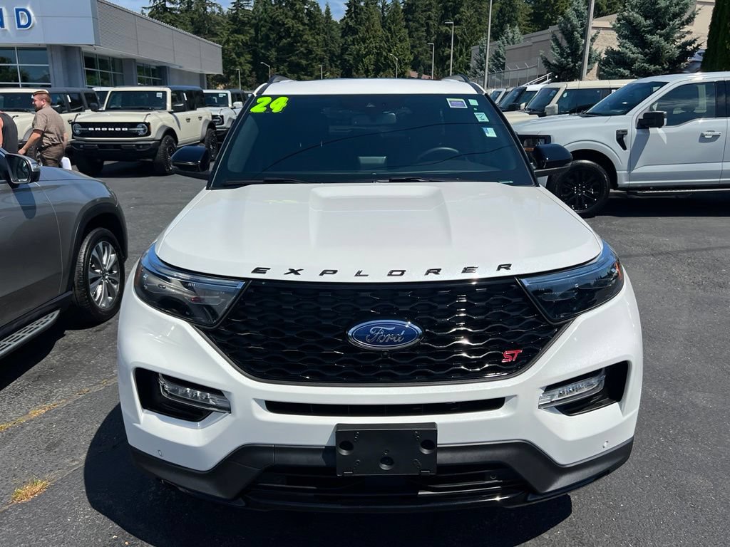Certified 2024 Ford Explorer ST w/ Equipment Group 401A AWD/4WD image 5