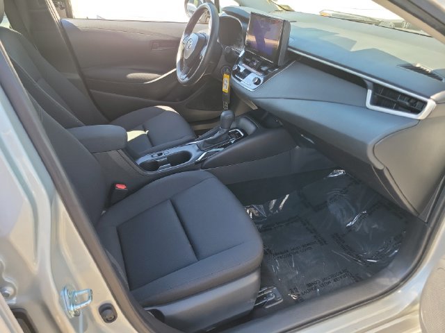 Used 2025 Toyota Corolla LE FWD image 16