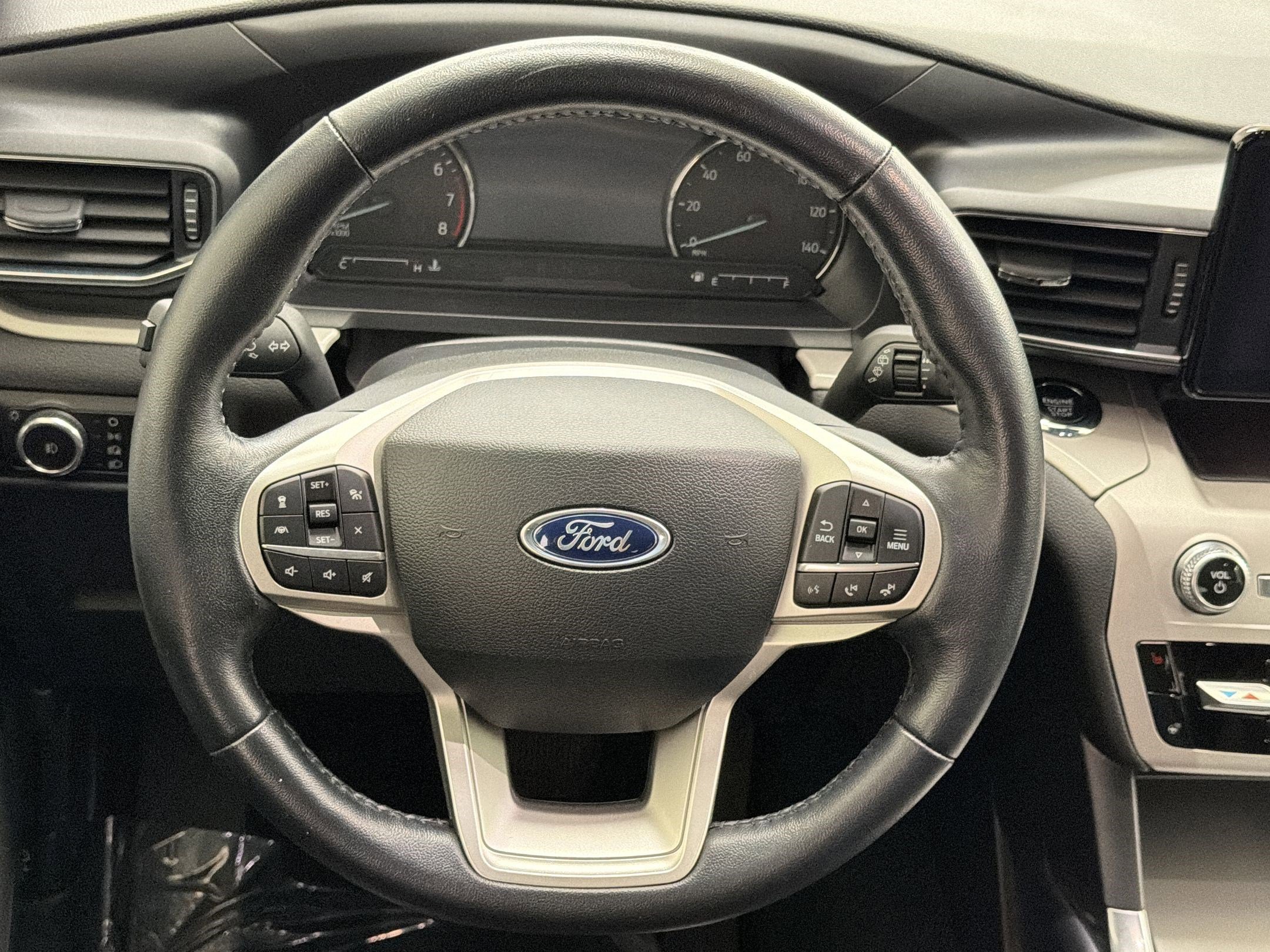 Certified 2023 Ford Explorer XLT w/ Equipment Group 202A RWD image 16