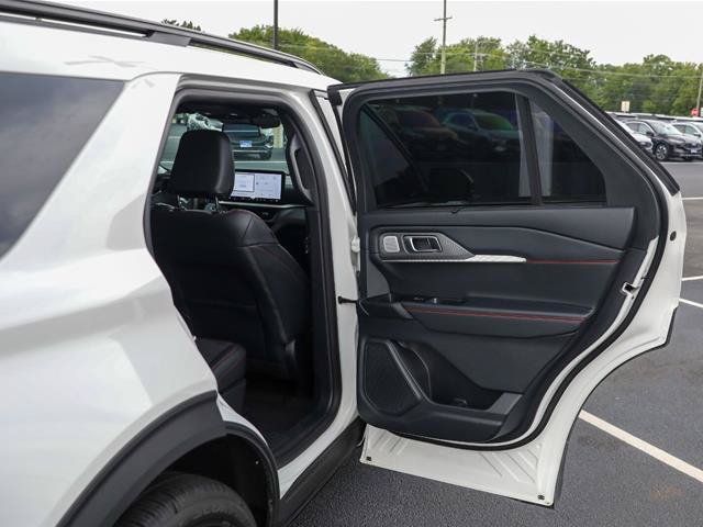 Certified 2025 Ford Explorer ST AWD/4WD image 30