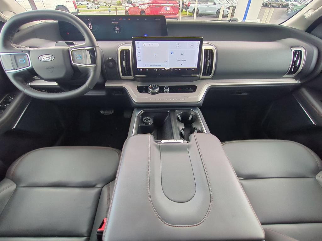 Certified 2025 Ford Expedition Active AWD/4WD image 17