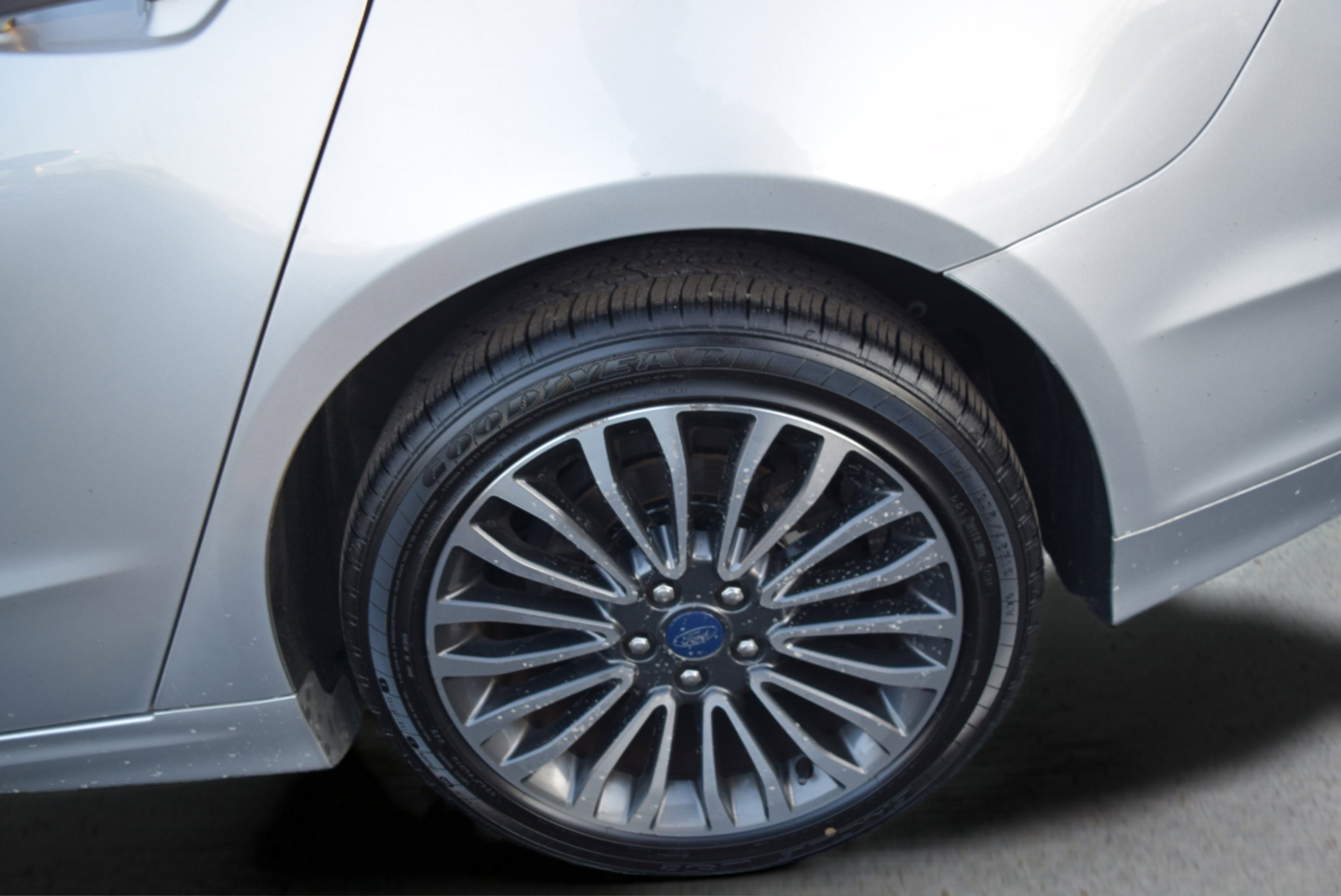 Certified 2017 Ford Fusion SE w/ Fusion SE Technology Package image 6