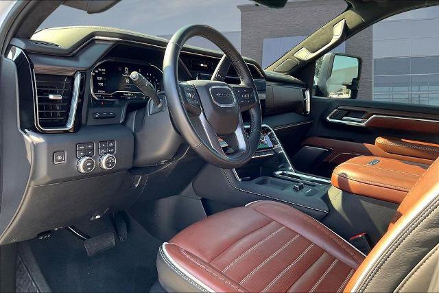 Used 2024 GMC Sierra 3500 Denali Ultimate AWD/4WD image 18