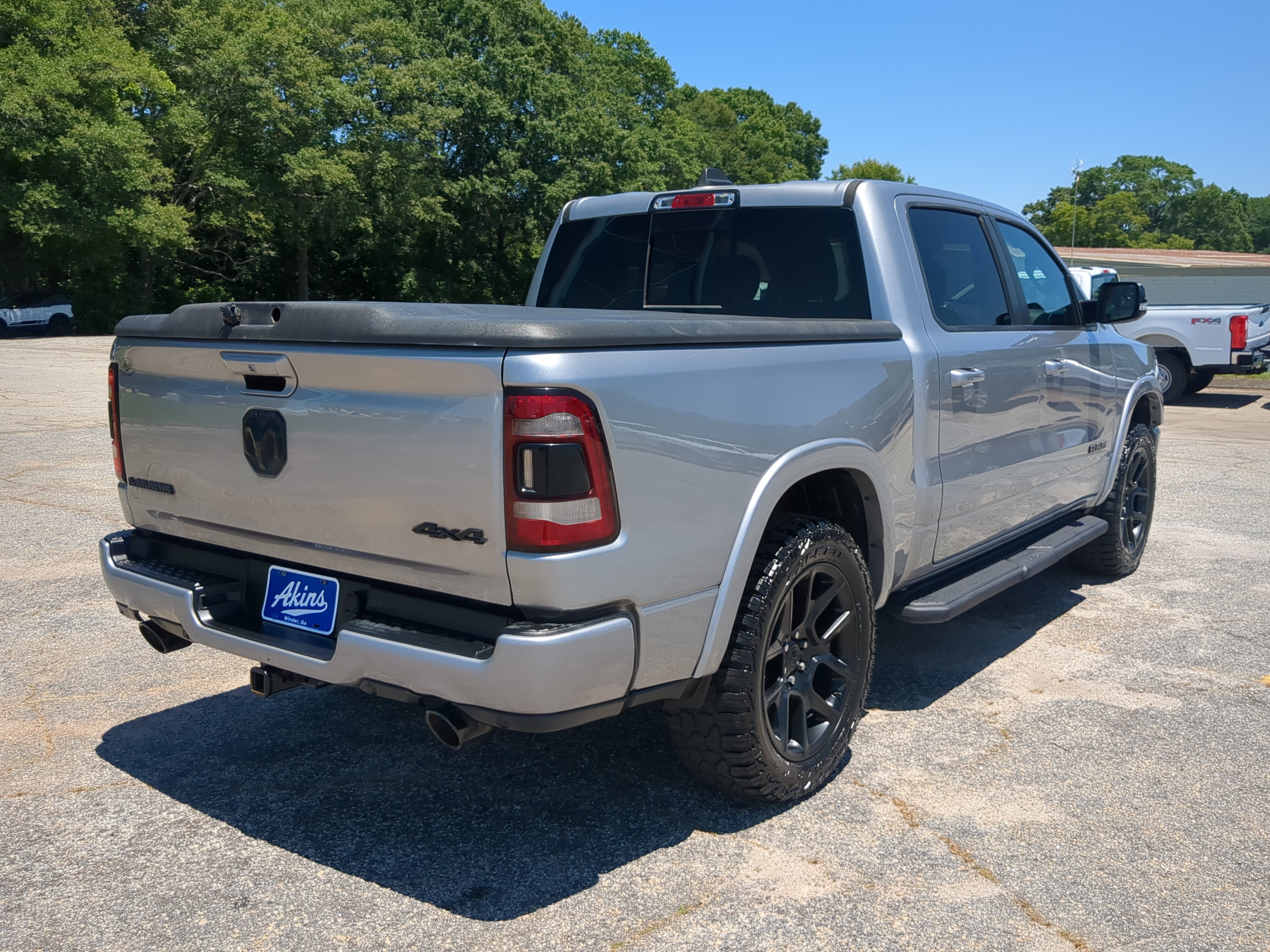 Used 2021 RAM 1500 Laramie AWD/4WD image 3